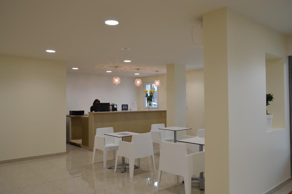 Appart'Hotel Et Chambres Essentiel Spa アルル エクステリア 写真