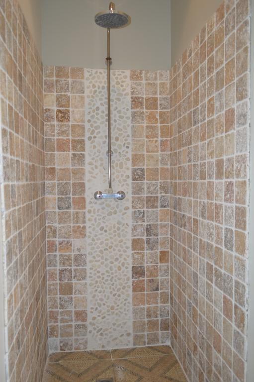 Appart'Hotel Et Chambres Essentiel Spa アルル 部屋 写真