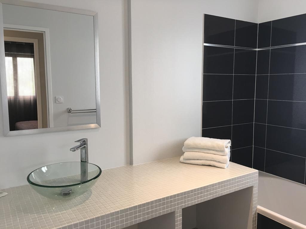 Appart'Hotel Et Chambres Essentiel Spa アルル エクステリア 写真