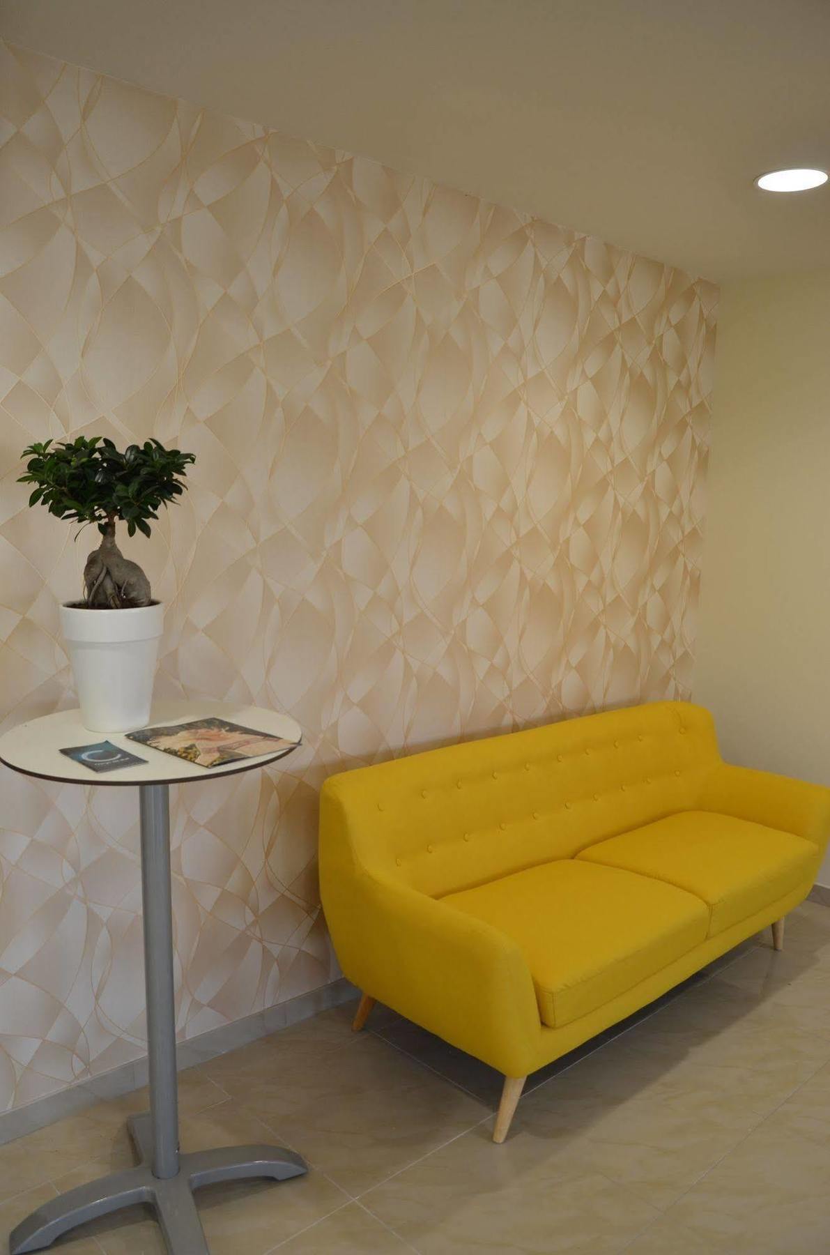Appart'Hotel Et Chambres Essentiel Spa アルル エクステリア 写真