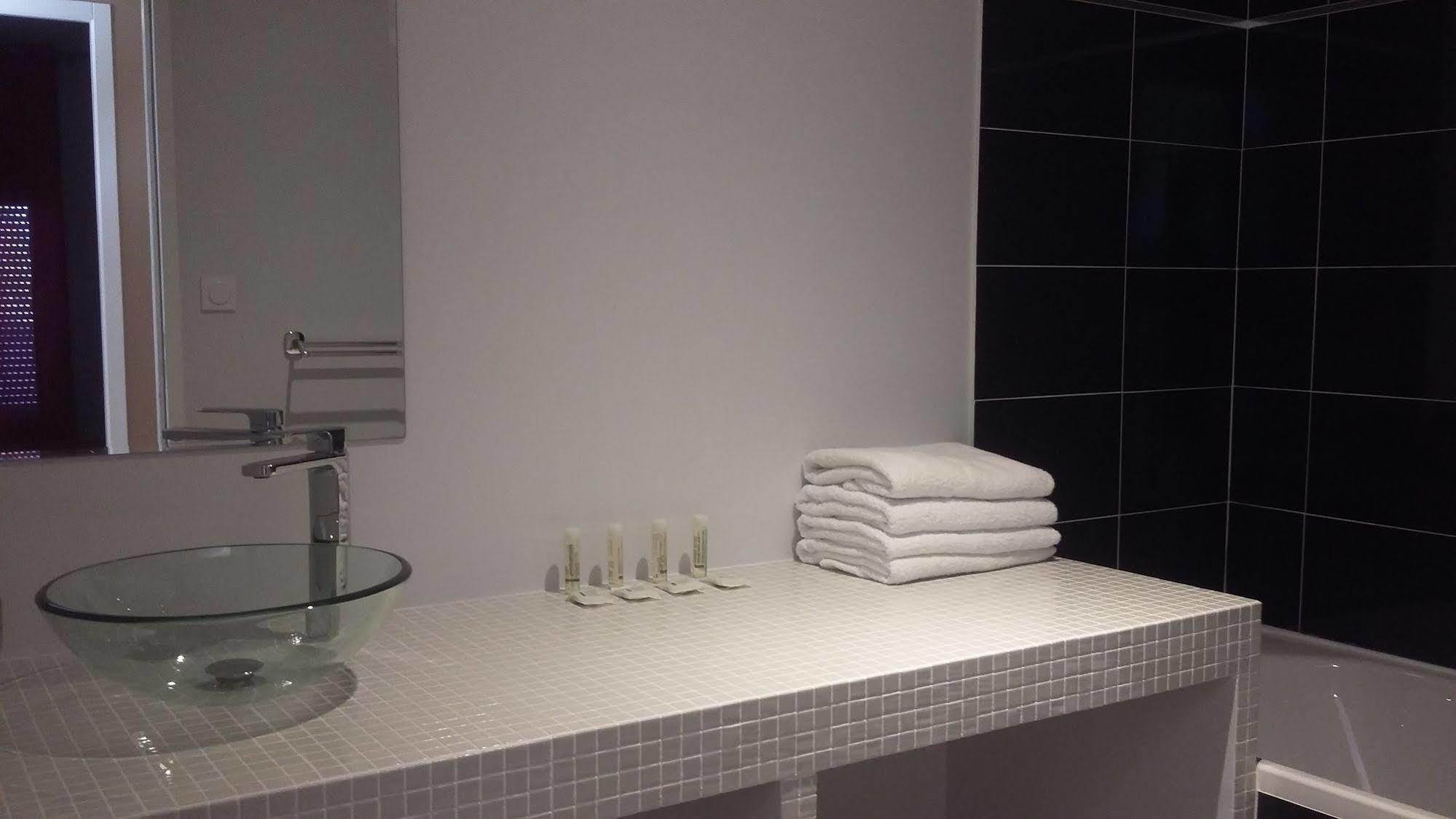 Appart'Hotel Et Chambres Essentiel Spa アルル エクステリア 写真