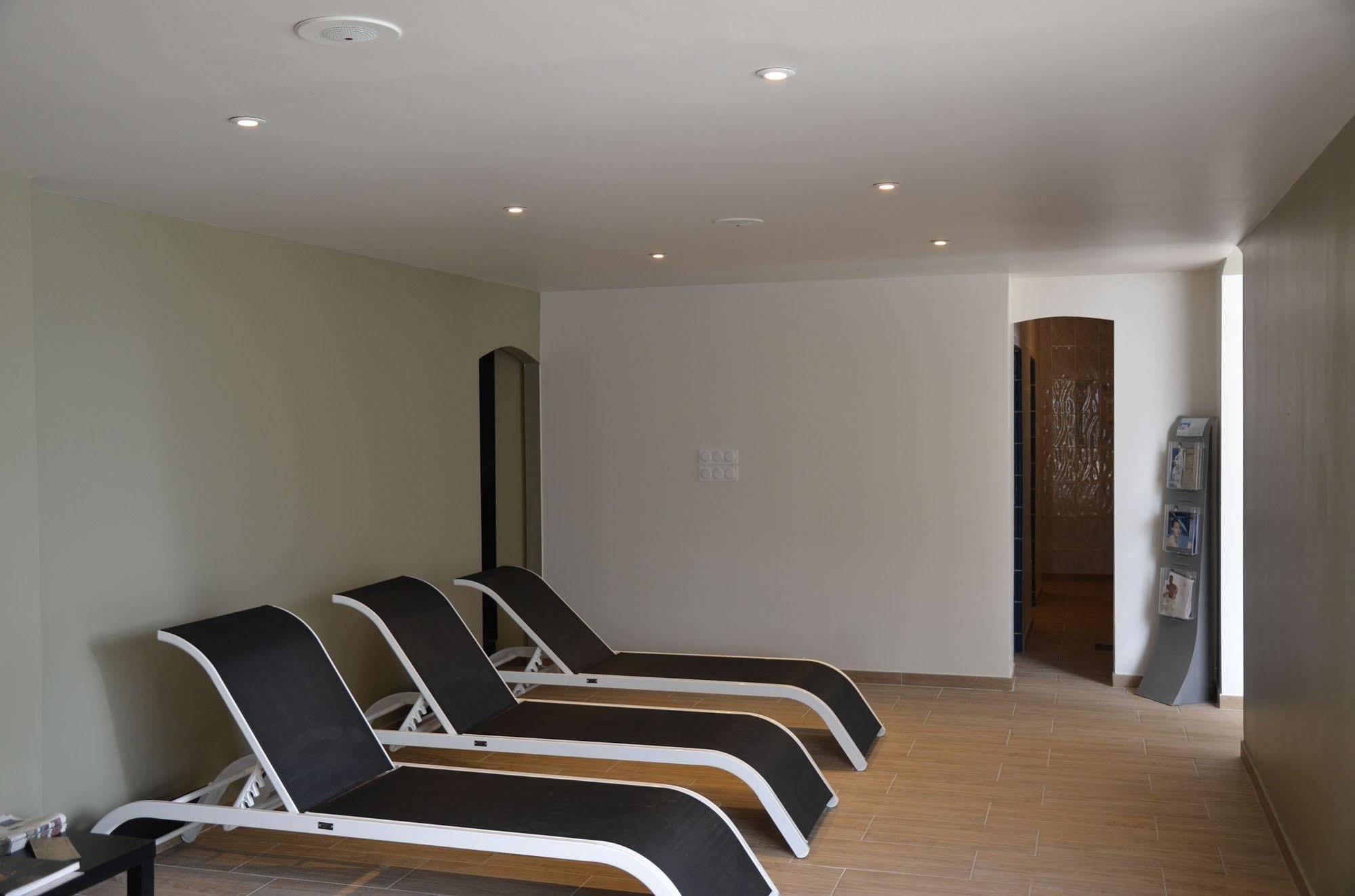 Appart'Hotel Et Chambres Essentiel Spa アルル エクステリア 写真